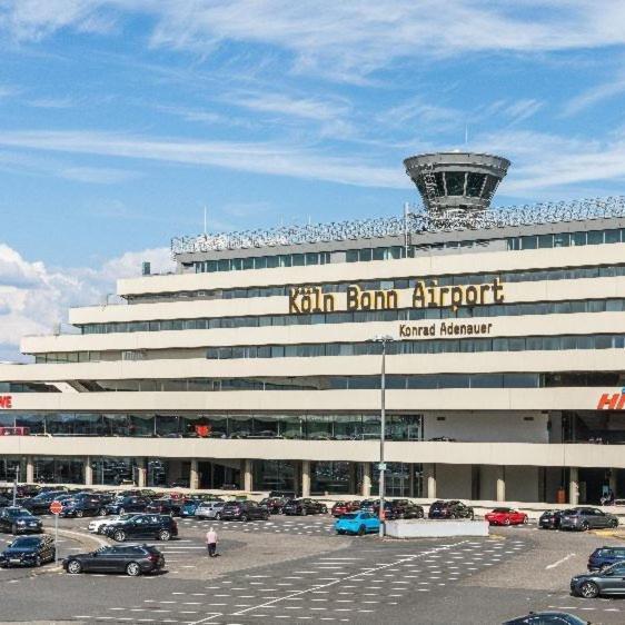 Gemuetlich Und Zentral, 3km Zum Flughafen Koeln-bonn Apartamento